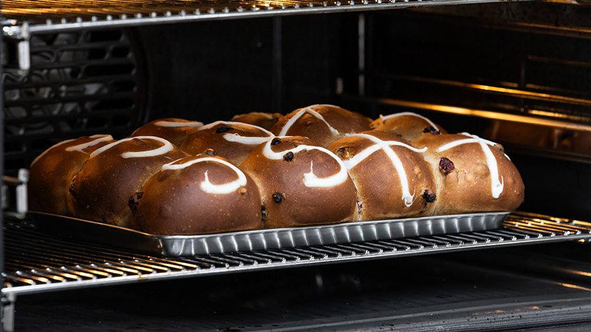 Alejandro Luna's Not Cross Buns, Image by Jacquie Manning